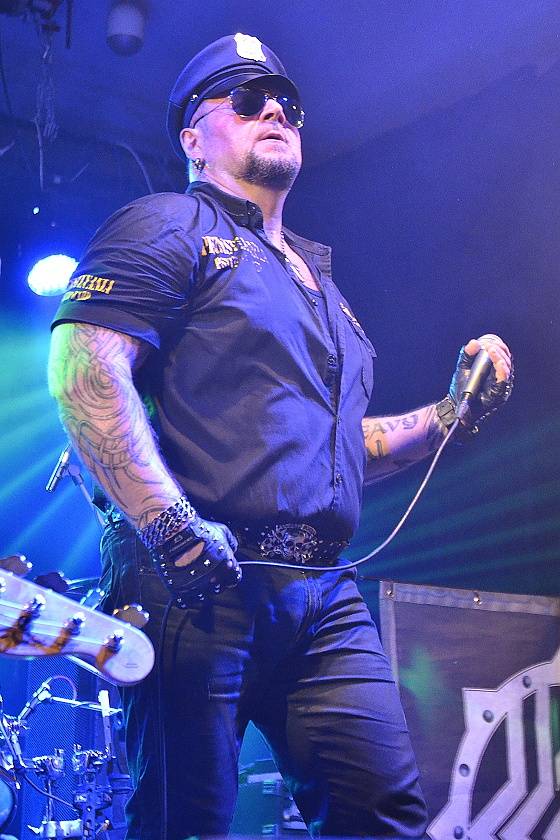 Bývalý zpěvák Iron Maiden Blaze Bayley slavil pálení čarodějnic v plzeňské Šeříkovce