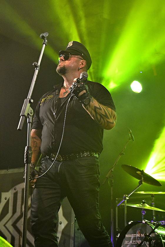 Bývalý zpěvák Iron Maiden Blaze Bayley slavil pálení čarodějnic v plzeňské Šeříkovce