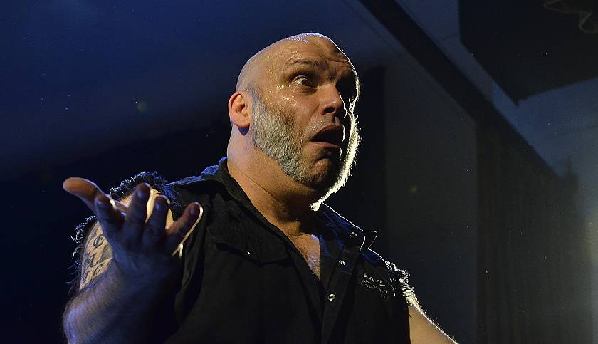 Bývalý zpěvák Iron Maiden Blaze Bayley slavil pálení čarodějnic v plzeňské Šeříkovce