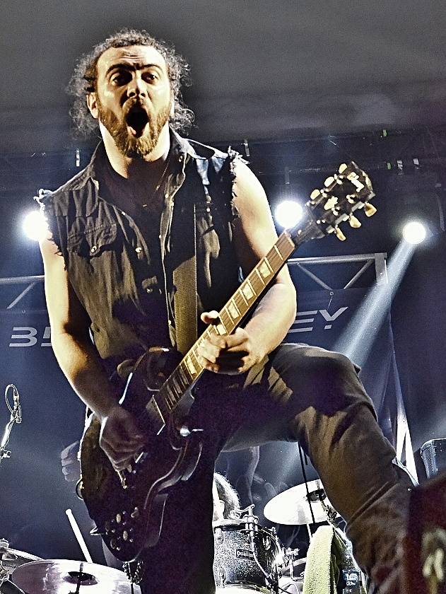 Bývalý zpěvák Iron Maiden Blaze Bayley slavil pálení čarodějnic v plzeňské Šeříkovce