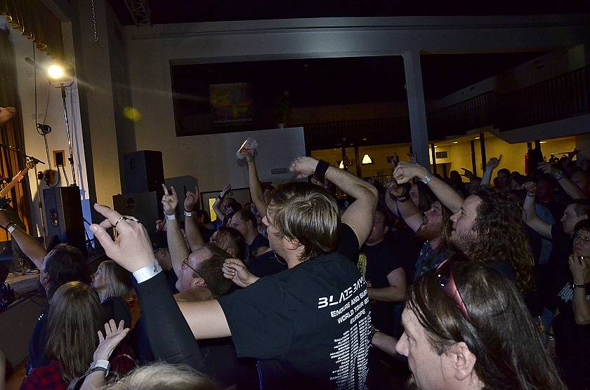 Bývalý zpěvák Iron Maiden Blaze Bayley slavil pálení čarodějnic v plzeňské Šeříkovce