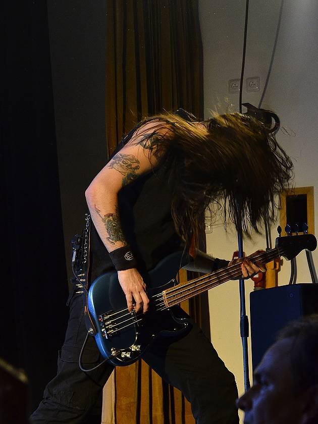 Bývalý zpěvák Iron Maiden Blaze Bayley slavil pálení čarodějnic v plzeňské Šeříkovce