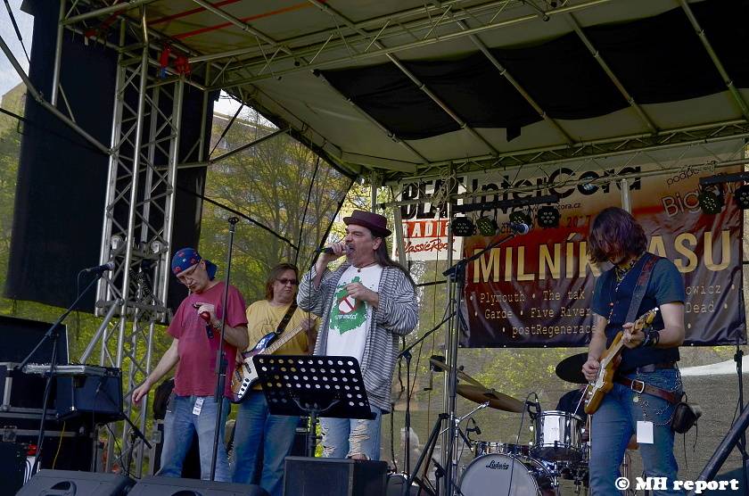 Milník času ve Chvojkových lomech: Starý psi, Postregenerace a další hráli v Plzni