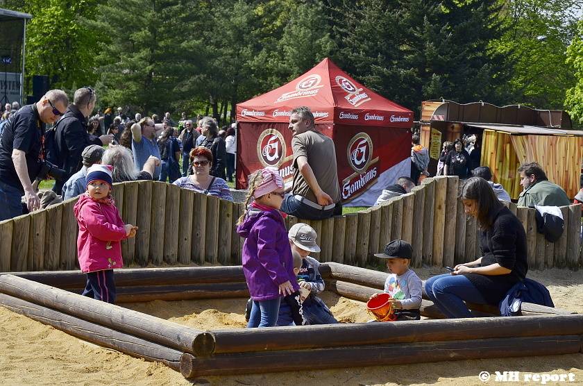 Milník času ve Chvojkových lomech: Starý psi, Postregenerace a další hráli v Plzni