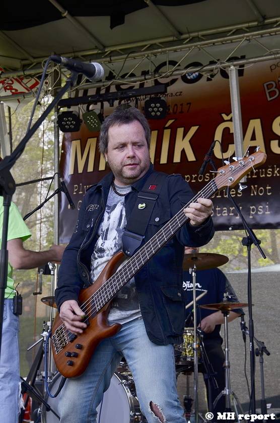 Milník času ve Chvojkových lomech: Starý psi, Postregenerace a další hráli v Plzni