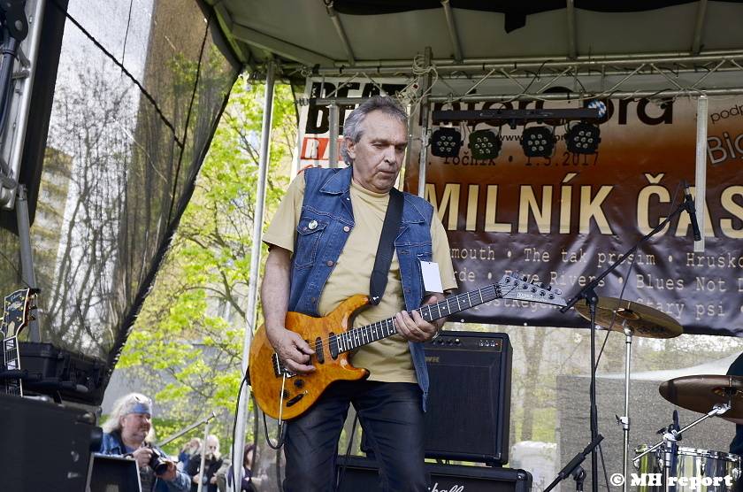 Milník času ve Chvojkových lomech: Starý psi, Postregenerace a další hráli v Plzni