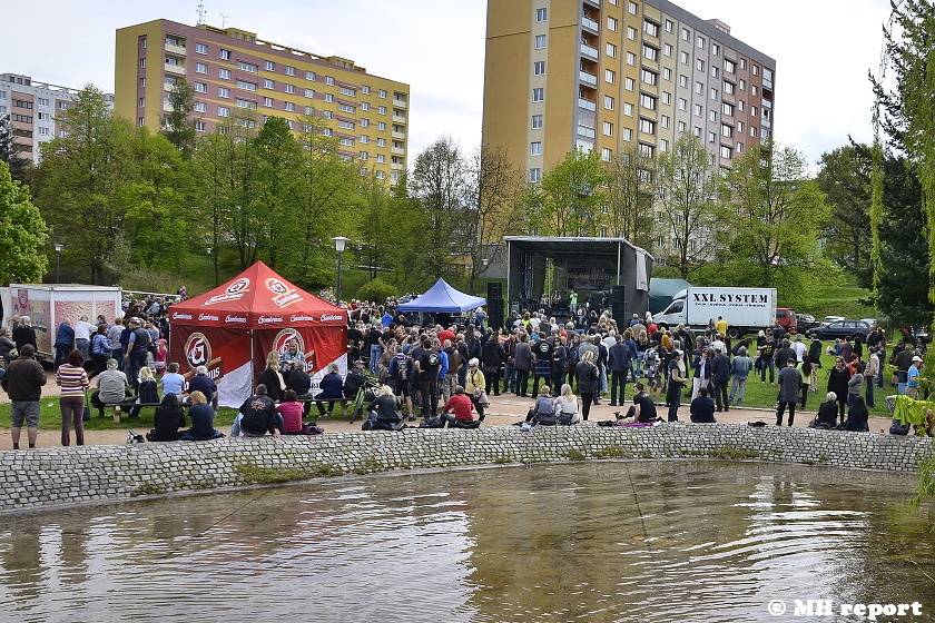 Milník času ve Chvojkových lomech: Starý psi, Postregenerace a další hráli v Plzni