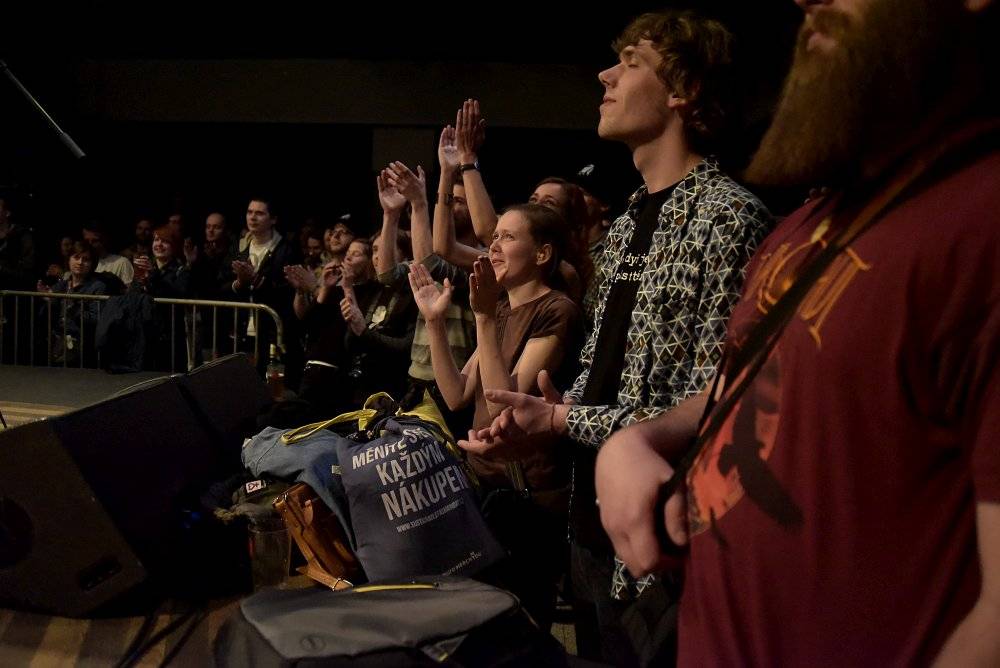 Bratrská kapela Pontiak přivezla do Prahy svůj psychedelický rock