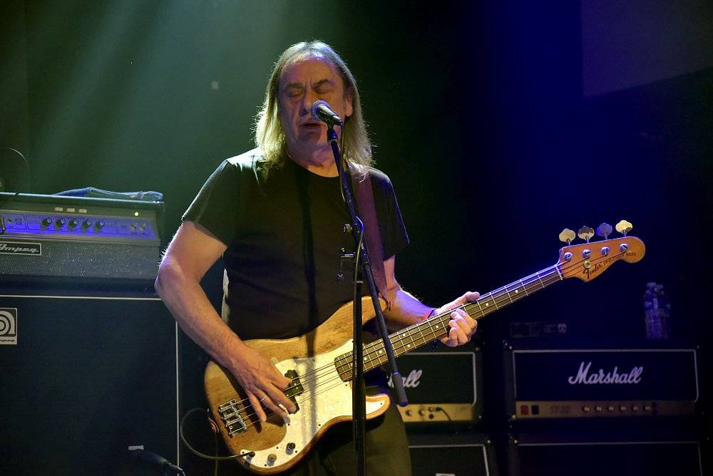 Bývalý bubeník AC/DC Phil Rudd řádil v Praze, kde zahájil své české turné