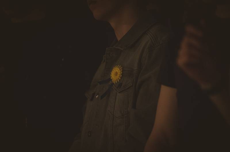 Thom Artway v Praze nahrával bzučící diváky, teepee pokřtili nové EP Mirrors