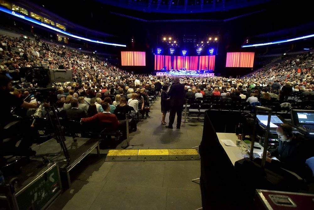 Král valčíků opět v Praze: André Rieu a jeho orchestr zahráli v O2 areně