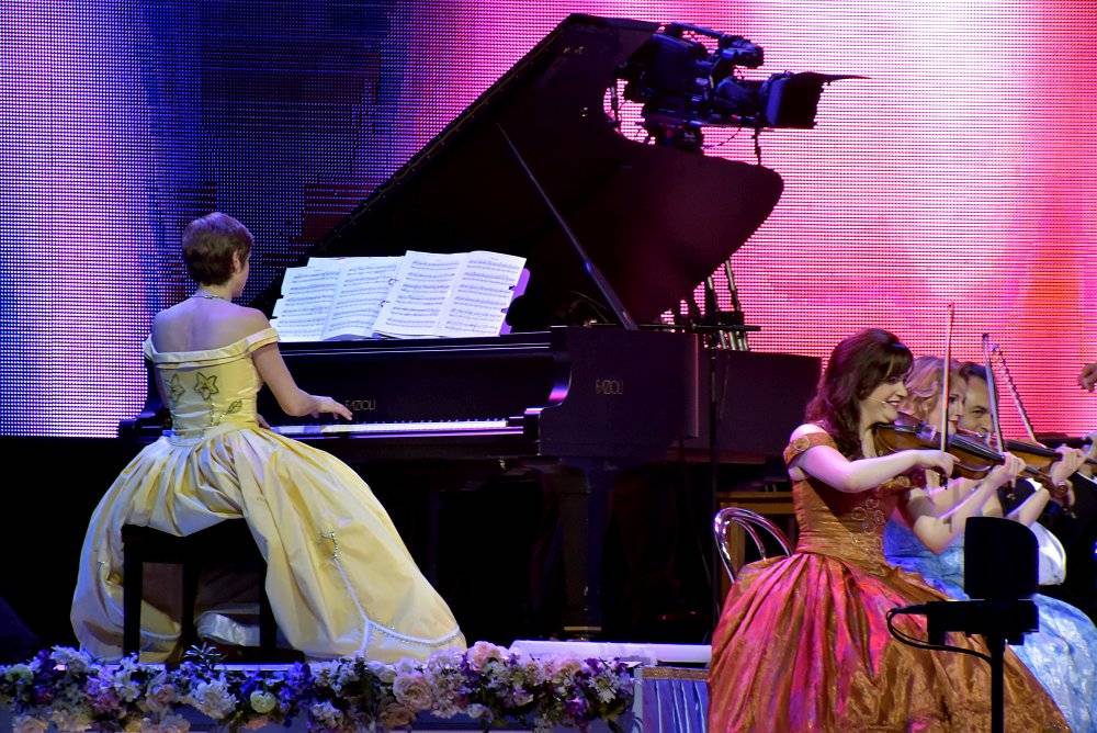 Král valčíků opět v Praze: André Rieu a jeho orchestr zahráli v O2 areně