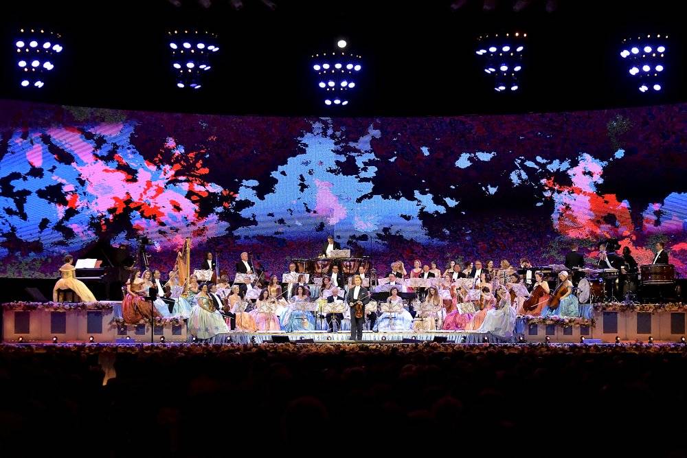 Král valčíků opět v Praze: André Rieu a jeho orchestr zahráli v O2 areně