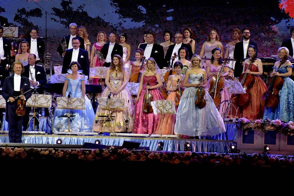 Král valčíků opět v Praze: André Rieu a jeho orchestr zahráli v O2 areně