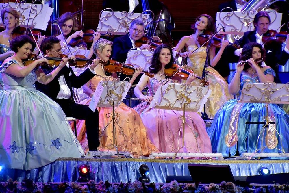Král valčíků opět v Praze: André Rieu a jeho orchestr zahráli v O2 areně