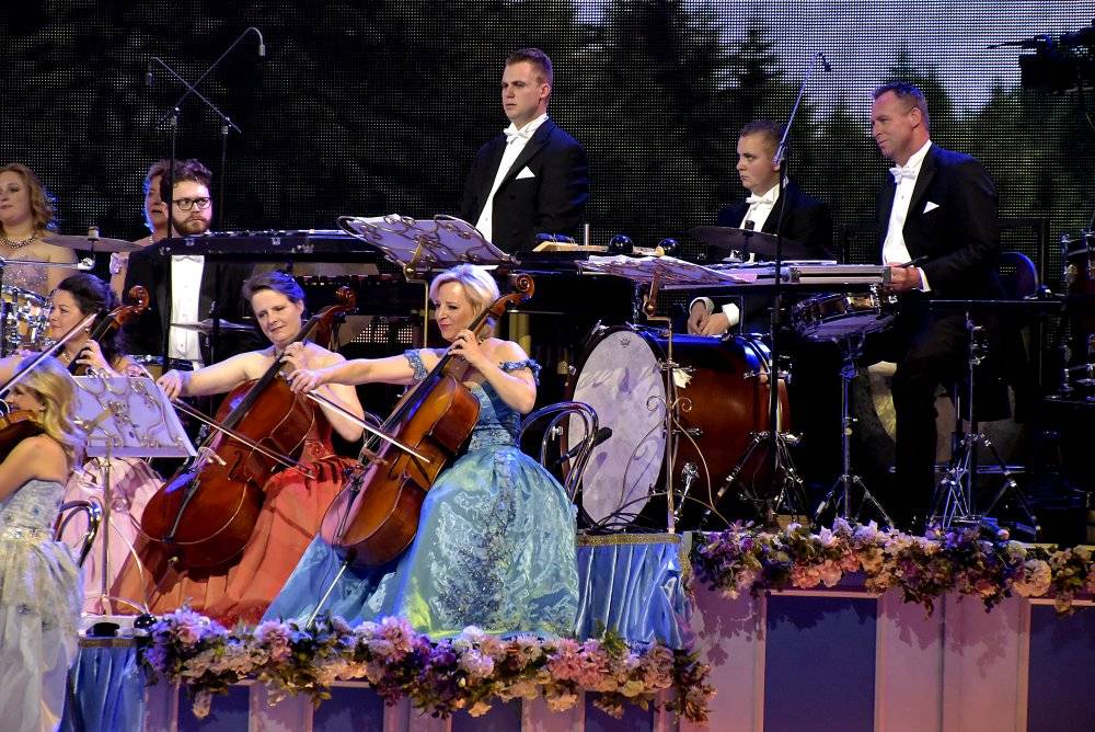 Král valčíků opět v Praze: André Rieu a jeho orchestr zahráli v O2 areně