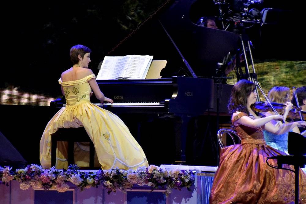 Král valčíků opět v Praze: André Rieu a jeho orchestr zahráli v O2 areně