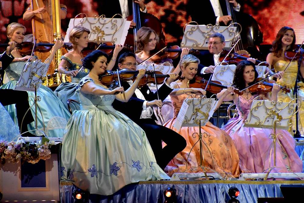 Král valčíků opět v Praze: André Rieu a jeho orchestr zahráli v O2 areně
