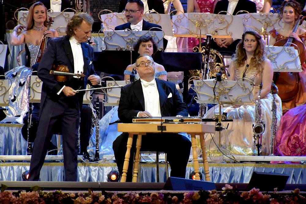 Král valčíků opět v Praze: André Rieu a jeho orchestr zahráli v O2 areně