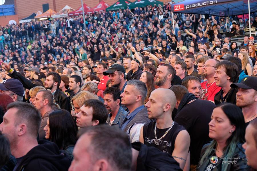 Škwor a Dymytry obstarali v Plzni pekelný večírek ve znamení rocku a metalu