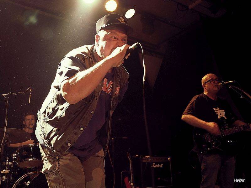 Buřtovi z Walda Gangu k padesátinám gratulovali Vláďa Šafránek, Abraxas i dvojník Karla Gotta