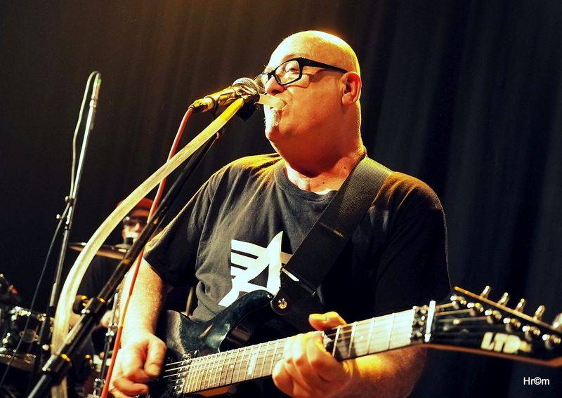 Buřtovi z Walda Gangu k padesátinám gratulovali Vláďa Šafránek, Abraxas i dvojník Karla Gotta