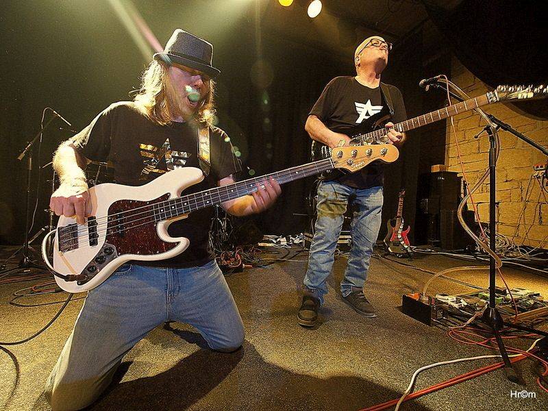 Buřtovi z Walda Gangu k padesátinám gratulovali Vláďa Šafránek, Abraxas i dvojník Karla Gotta