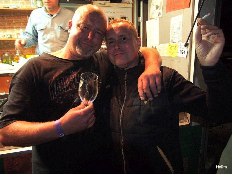 Buřtovi z Walda Gangu k padesátinám gratulovali Vláďa Šafránek, Abraxas i dvojník Karla Gotta