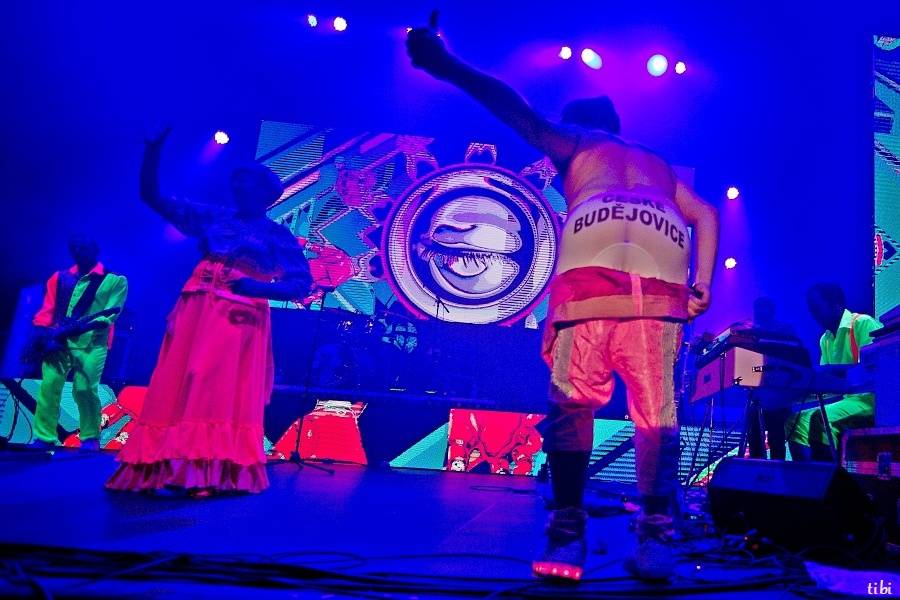 Zimní stadion v Českých Budějovicích ovládla hudební extraliga: Tomáš Klus, Lenny, Tata Bojs nebo Monkey Business