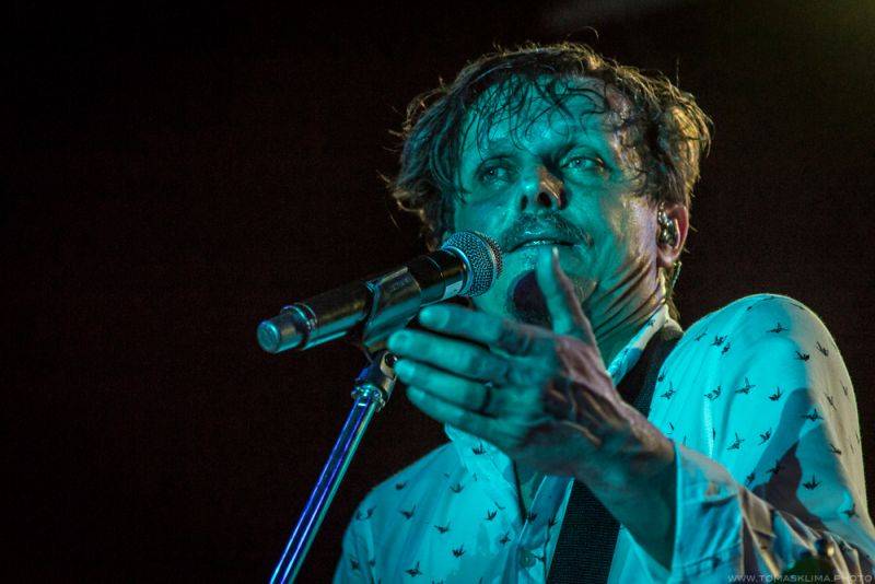 Chinaski pokřtili novou desku Není nám do pláče, kmotry se stali Taťána Kuchařová a Ondřej Brzobohatý