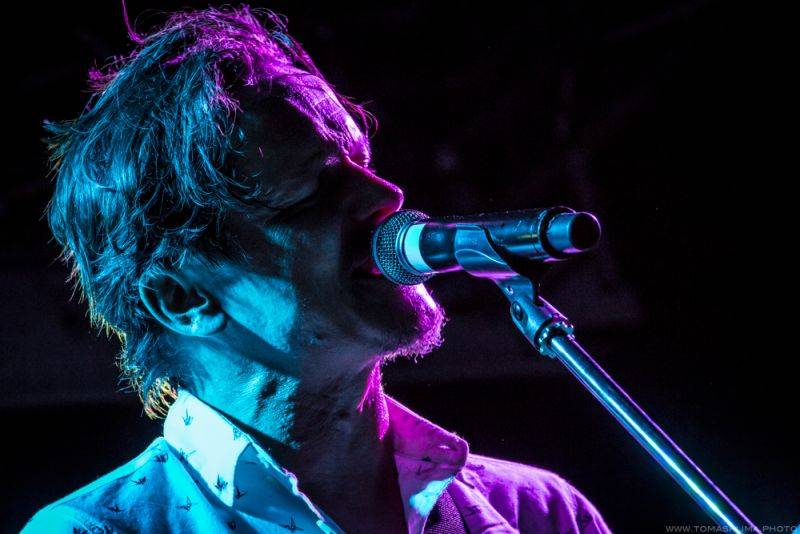 Chinaski pokřtili novou desku Není nám do pláče, kmotry se stali Taťána Kuchařová a Ondřej Brzobohatý