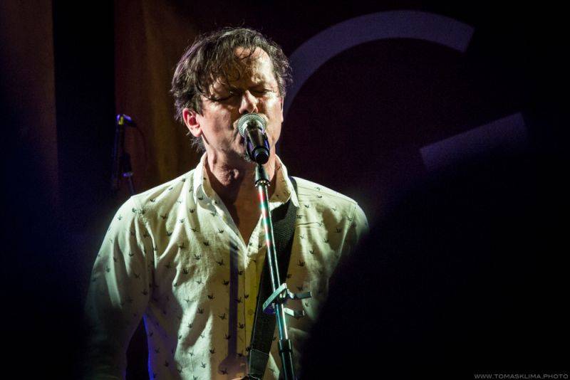 Chinaski pokřtili novou desku Není nám do pláče, kmotry se stali Taťána Kuchařová a Ondřej Brzobohatý