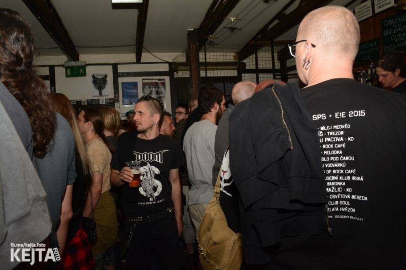 Davová psychóza v Praze rozvášnila fanoušky v rámci 30 Rokov Tour