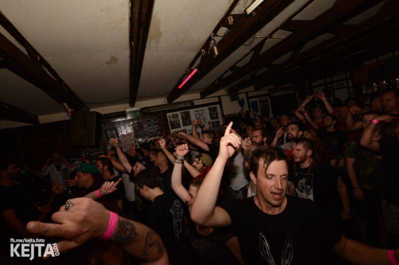 Davová psychóza v Praze rozvášnila fanoušky v rámci 30 Rokov Tour