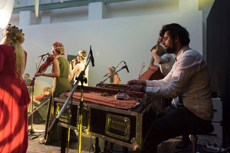 Bohyně z Vesny rozzářily pražskou Hauch Gallery