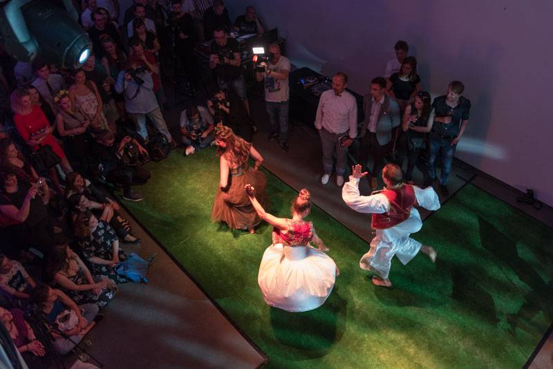 Bohyně z Vesny rozzářily pražskou Hauch Gallery