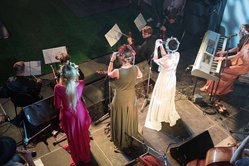 Bohyně z Vesny rozzářily pražskou Hauch Gallery