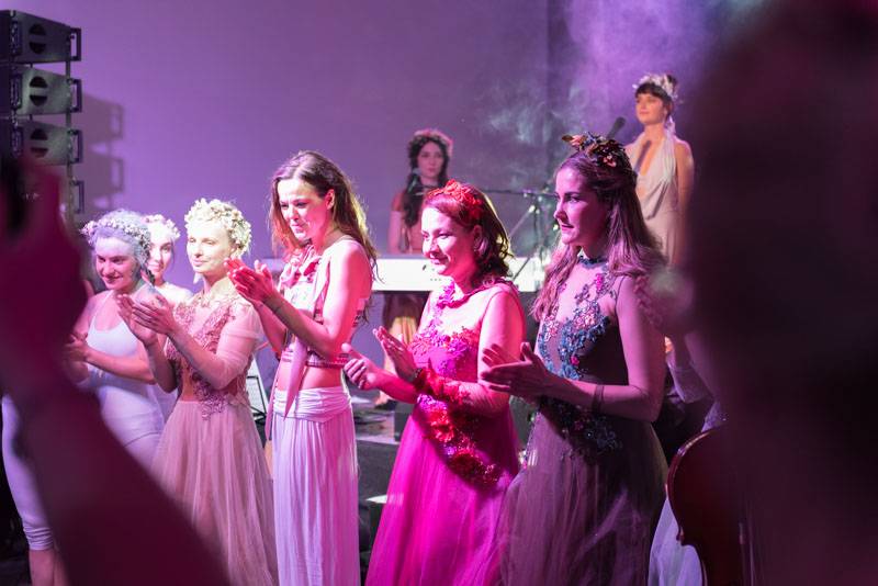 Bohyně z Vesny rozzářily pražskou Hauch Gallery