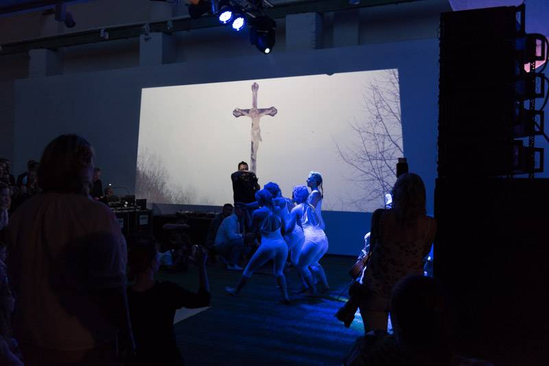 Bohyně z Vesny rozzářily pražskou Hauch Gallery