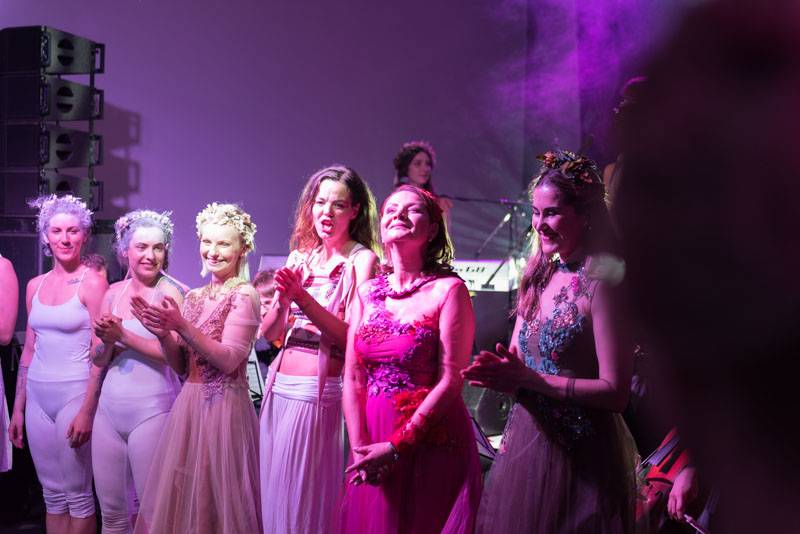 Bohyně z Vesny rozzářily pražskou Hauch Gallery