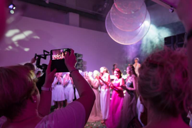 Bohyně z Vesny rozzářily pražskou Hauch Gallery