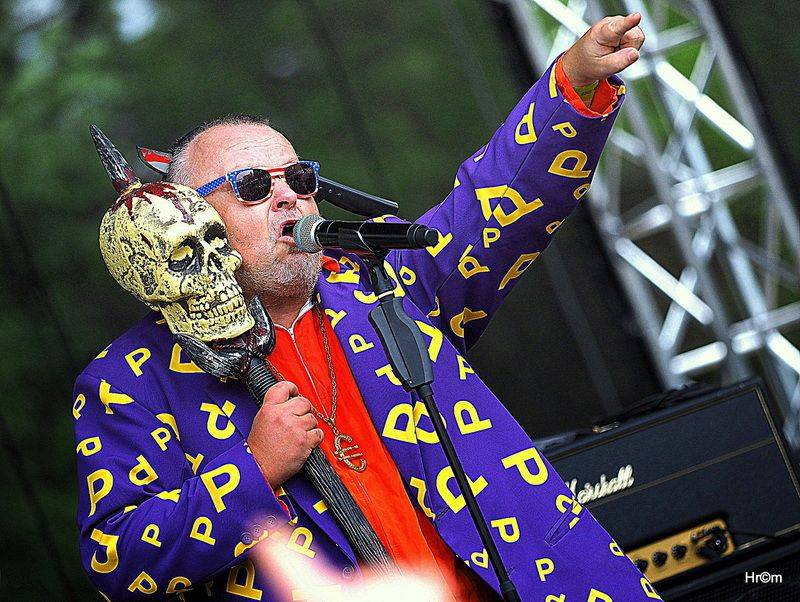 Tři sestry slavili v Braníku: Pivo teklo proudem, tančilo se pogo a vládla punková nálada