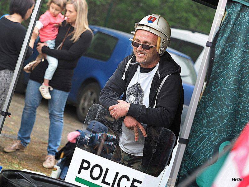 Tři sestry slavili v Braníku: Pivo teklo proudem, tančilo se pogo a vládla punková nálada