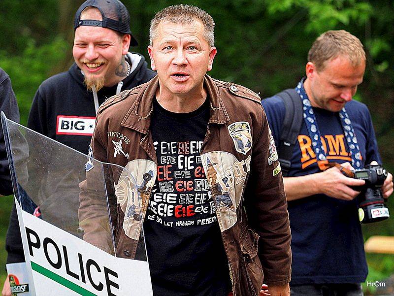 Tři sestry slavili v Braníku: Pivo teklo proudem, tančilo se pogo a vládla punková nálada