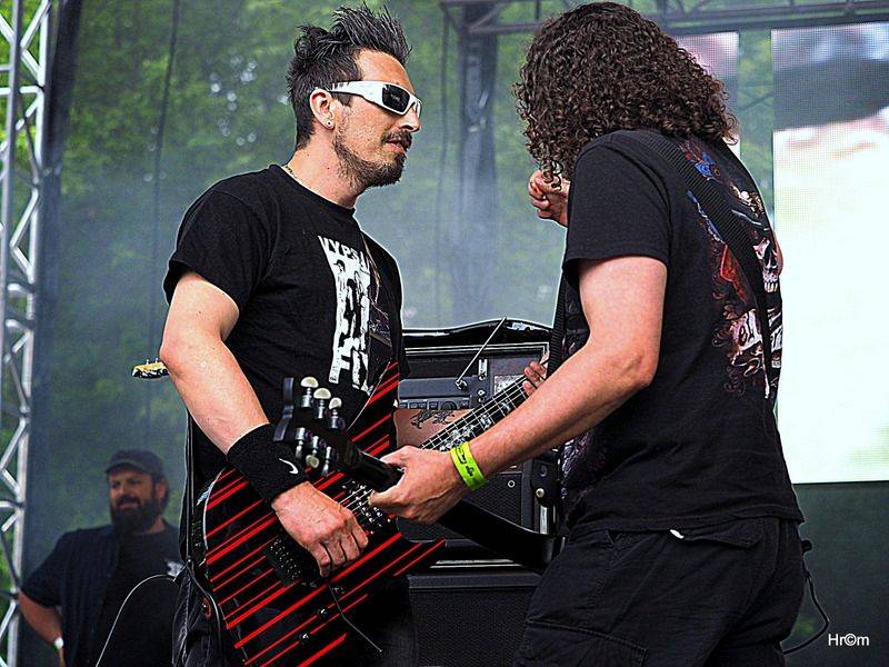 Tři sestry slavili v Braníku: Pivo teklo proudem, tančilo se pogo a vládla punková nálada