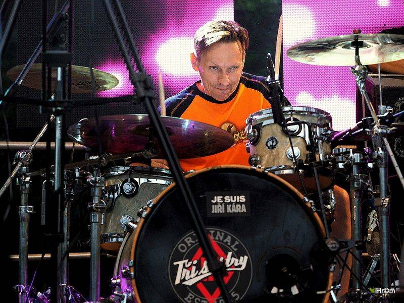 Tři sestry slavili v Braníku: Pivo teklo proudem, tančilo se pogo a vládla punková nálada