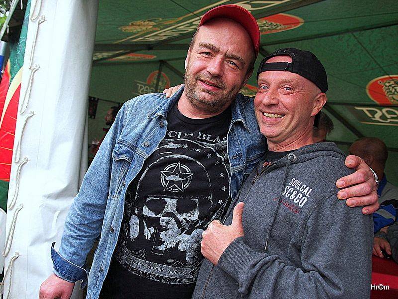 Tři sestry slavili v Braníku: Pivo teklo proudem, tančilo se pogo a vládla punková nálada