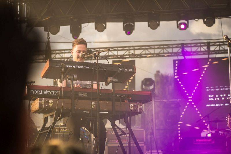 Monkey Business zavítali do Kavárny de Luxe. Ve Žlutých lázních převzali Zlatou desku