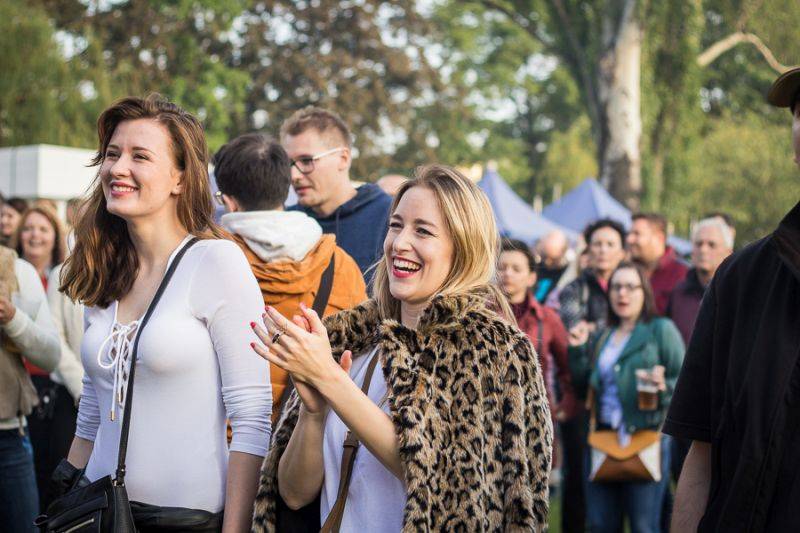 Monkey Business zavítali do Kavárny de Luxe. Ve Žlutých lázních převzali Zlatou desku