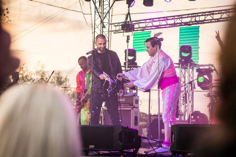 Monkey Business zavítali do Kavárny de Luxe. Ve Žlutých lázních převzali Zlatou desku